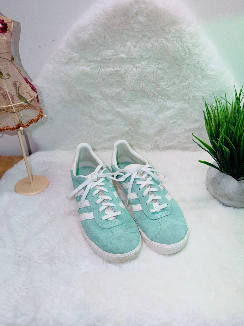 Adidas Gazelle Women's Mint Green Suede Lace-Up Sneakers Ladies Size 5.5 🔥